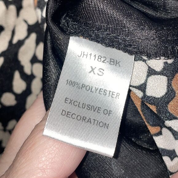 THML Black Tan White Abstract Print Blouse Long Sleeve Bubble Hem Women’s XS - Picture 7 of 13